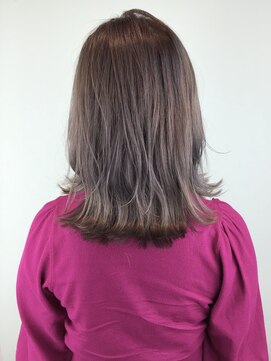 トレパルッキエーレ(tre parrucchiere) ［-tre-］ハイトーンロブ