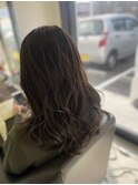 オリーブベージュ