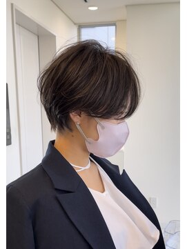 イヴォークトーキョーオーサカ(EVOKE TOKYO osaka) 耳かけ ハンサムショート かっこいい 美人 暗髪 簡単セット