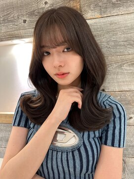 アイヴィ 表参道(IVY) ブリーチなしオリーブカラーくびれヘア【肥田亜沙美】