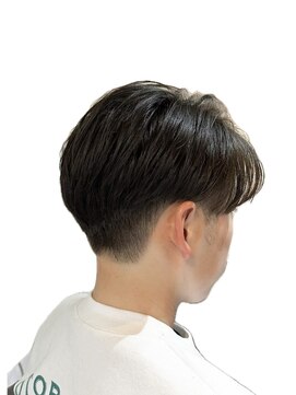 ヘアージャンティ(HAIR GENTIL) ツーブロック刈り上げセンター分け