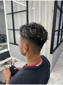 ハイライト×スパイラルパーマ×フェードカット