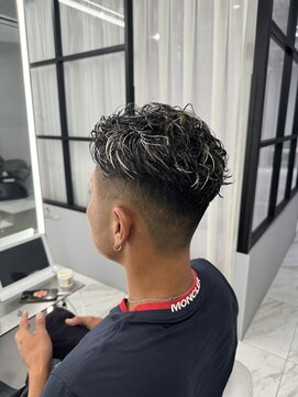 ヴァイス 新宿店(VAICE) ハイライト×スパイラルパーマ×フェードカット