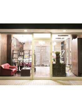 年齢と共に出てくる髪のパサつき広がりにも効果的♪大人女性の髪の悩みにしっかり向き合ってくれる◎