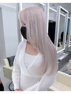 テイス 新宿(TACE) ホワイトレイヤー[ネビージュ/黒髪/小顔/新宿]