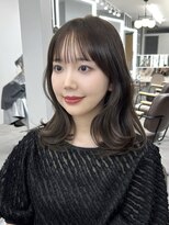 プラチナ(PLATINA)&nbsp;レイヤーカット顔まわり前髪セミロング20代30代40代