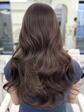 アマトウキョウスマートサロン(AMA TOKYO×Smart Salon) ピンクベージュ　ブリーチなし　レイヤーカット　海外風