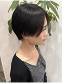 ハンサムショートレイヤーカットミルクティーベージュハイトーン