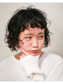 テトヘアー(teto hair) short［ショート ボブ ワイド バング パーマ くるくる 黒髪］３