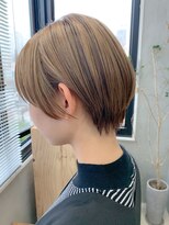テトヘアー(teto hair) ミルクティベージュ、ブリーチオンカラー、ハンサムショート