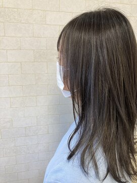 アトリエ 2.23 ドゥドゥトロワーサンテ(ATELIER 2.23 sante) ナチュラル系極細ハイライト