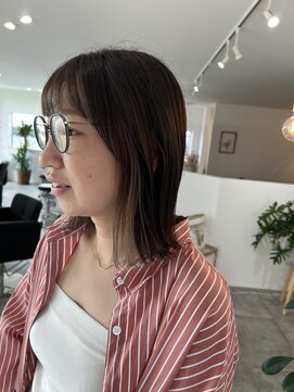 イロ(iro.) インナーカラー◎切りっぱなしボブ