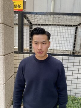 ウェルネス(Wellness) スキンフェード　サイドパート