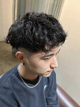 ビハインドザカーテン(BEHIND THE CURTAIN) メンズパーマ×スペインカール