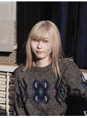ベージュ