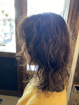 アミュレット バイ サファリ 西荻窪(AMULETTE BY SAFARI) 《お客様スタイル30》レイヤーミディアム×くしゃっとパーマ