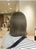オリーブベージュ