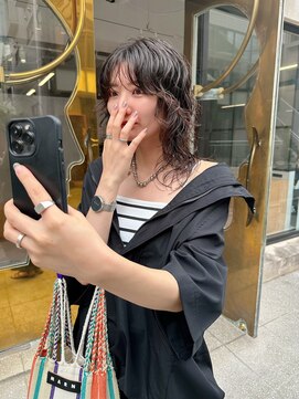 ホロ(hollo) ロングウルフパーマウルフレイヤーパーマ