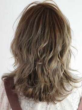 トゥルートラストトロワー 須玉店(True Trust trois) 大人可愛い20代30代40代レイヤースタイル×マットブラウン