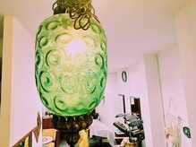 ペペストーリー(PePeStory)の雰囲気(こだわりのアンティーク家具が並ぶ心地いい店内。)