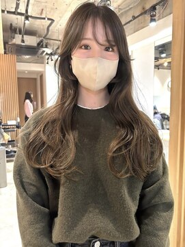 アニー(ANY) オリーブベージュ、顔まわりカット、ブリーチなしダブルカラー