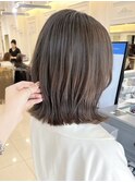 横浜オリーブベージュブリーチなしダブルカラー外ハネボブ30代