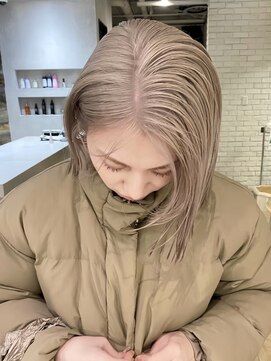 ソル ジングウマエ(SOL JINGUMAE) 原宿切りっぱなしミディアムボブハイトーンケアブリーチカラー◆