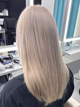 テイス 新宿(TACE) [美髪/ワイドバング/ホワイトブロンド/イメチェン/新宿]