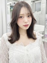 フォンズ(FONS)&nbsp;外ハネミディアム　外ハネヘア　シースルー前髪