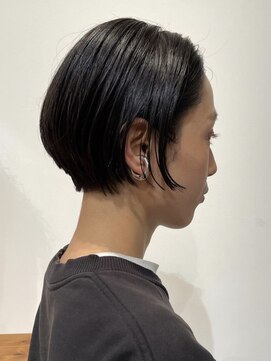 シルフィ(sylph) 黒髪ショートボブクール系モードスタイル20代30代