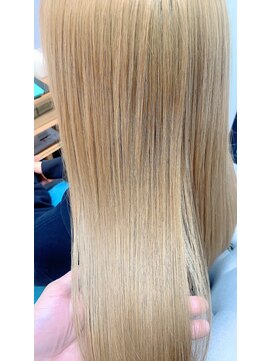 イーラ(era) 《era》ホワイトグレージュ　艶ツヤストレート　みわ