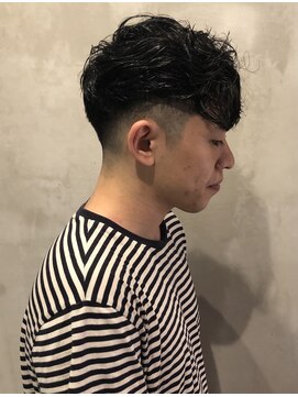 フランクスバーバーリザーブ 人形町店(FRANK’S BARBER RESERVE) ツーブロナチュラルサイドグラデーションカット　ｙ