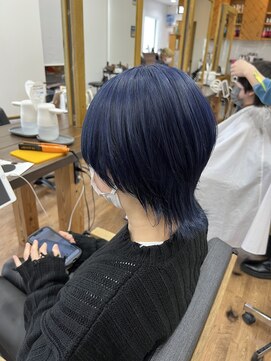 ルッカヘアガーデン バイ ラッシュゴールド(RUCCA HAIR GARDEN by LUSH GOLD) ウルフカット×ブルー