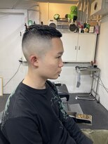 メリケンバーバーショップ フクオカ(MERICAN BARBERSHOP FUK)&nbsp;波巻き束感ショートツーブロックマッシュアップバングコンマヘア
