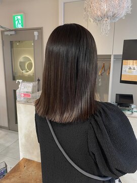 キャンバス バイ ネオリーブ 横浜西口(Canvas by neo.) 切りっぱなし グレージュ 艶カラー 暗髪 sn