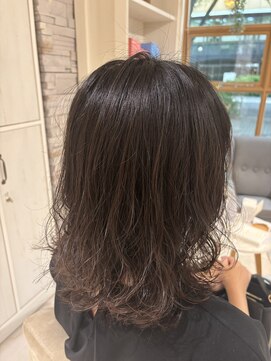 クシェル バイ リリア(kuschel by LILIA.) ミディアムレイヤーパーマ