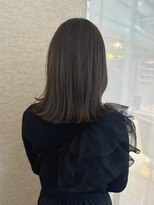 ビファインべクス(Befine becs) 肌が綺麗に見えるオリーブグレージュカラー