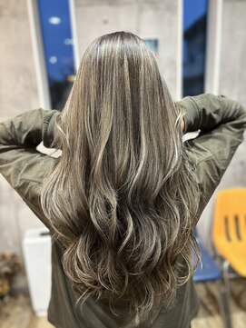 ウェリラバイハク(WeLila by haku) ハイライトカラー×レイヤーカット