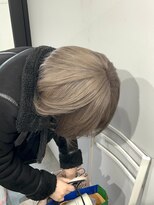 リグ 横浜(Lig.)&nbsp;ミルクティーグレージュカラーブリーチダブルカラー切りっぱなし