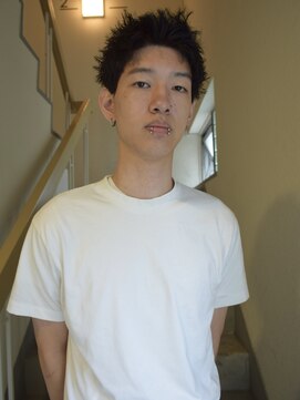 シキ(SIKI) 刈り上げない黒髪スパイキーショート