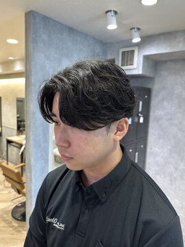 曲がる縮毛矯正専門店 バイ レイズ 名駅(曲がる縮毛矯正専門店 by RAYS) フェザーパーマ センターパート 刈り上げあり K