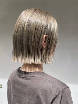 ボタンヘアー 日吉(BoTaN HAIR) 切りっぱなしボブ/シアベージュ/透明感カラー/外ハネ/日吉