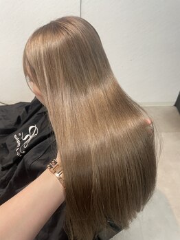 【本厚木駅徒歩7分】酸性ストレート☆縮毛矯正×髪質改善トリートメントでうねり、広がりを抑え艶髪へ◎