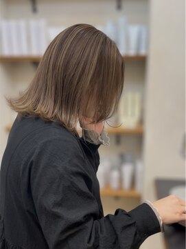 ゴーシェン 津田沼本店(Goshen) ハイライト/アッシュベージュ/白髪活かしカラー/外ハネ