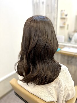 オリーブグレー