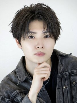 エイド 本店(aid) メンズセンターパート無造作フェザーツイストパーマ