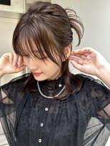 ソラ 表参道(SORA)&nbsp;【MOMONE】ミディアムレイヤーカチモリヘアアレンジグレージュ