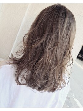 ムジーク(Musiiik) 上品なベージュカラー