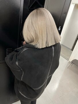 キング 梅田(K!ng) 【梅田】ホワイトカラーホワイトブロンドブロンドヘアー