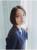 可愛くなりすぎずクールな印象のかきあげクールボブ